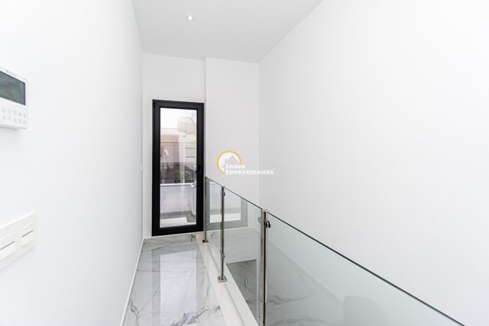 Image No.18-3 Bed Villa for sale