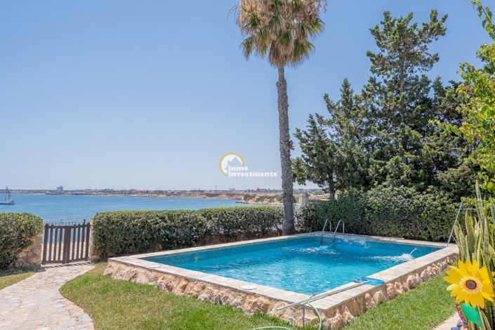 Image No.1-4 Bed Villa for sale