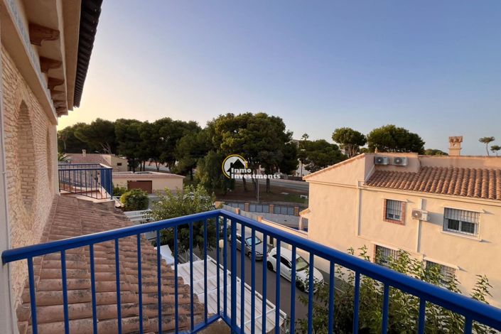 Image No.4-4 Bed Townhouse for sale