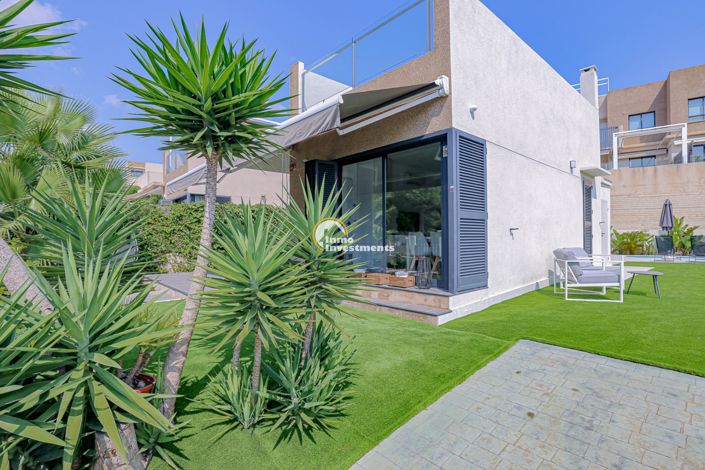 Image No.1-3 Bed Villa for sale