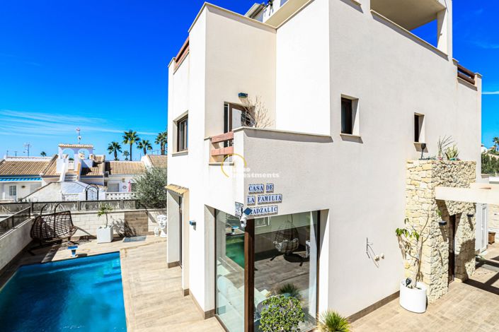 Image No.1-3 Bed Villa for sale