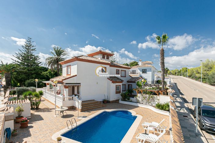 Image No.1-4 Bed Villa for sale