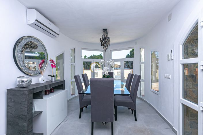 Image No.11-6 Bed Villa for sale