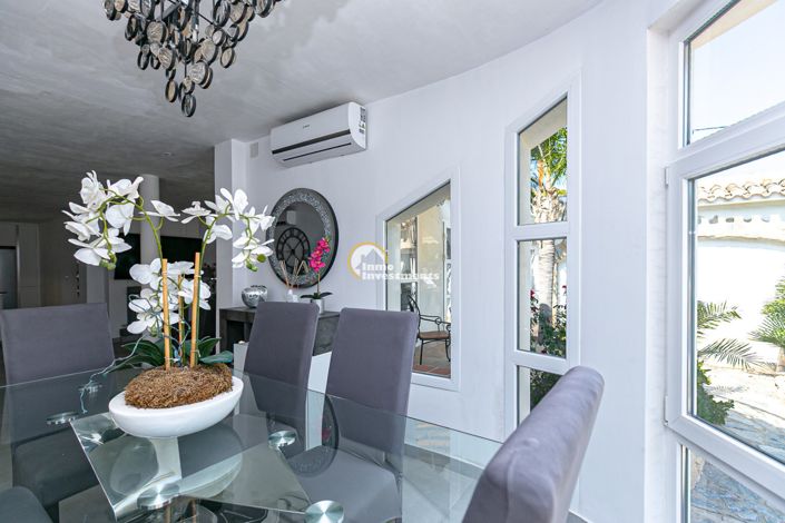 Image No.12-6 Bed Villa for sale