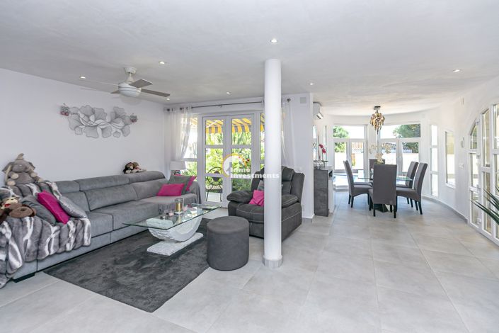 Image No.19-6 Bed Villa for sale