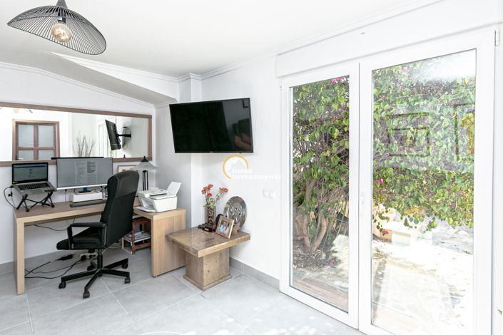 Image No.37-6 Bed Villa for sale