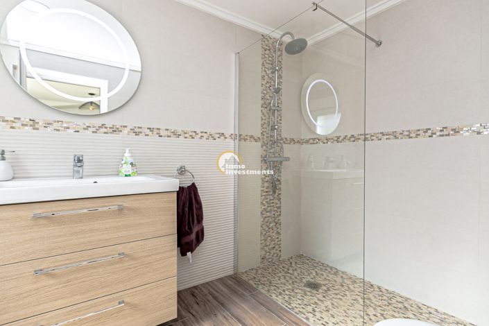 Image No.40-6 Bed Villa for sale