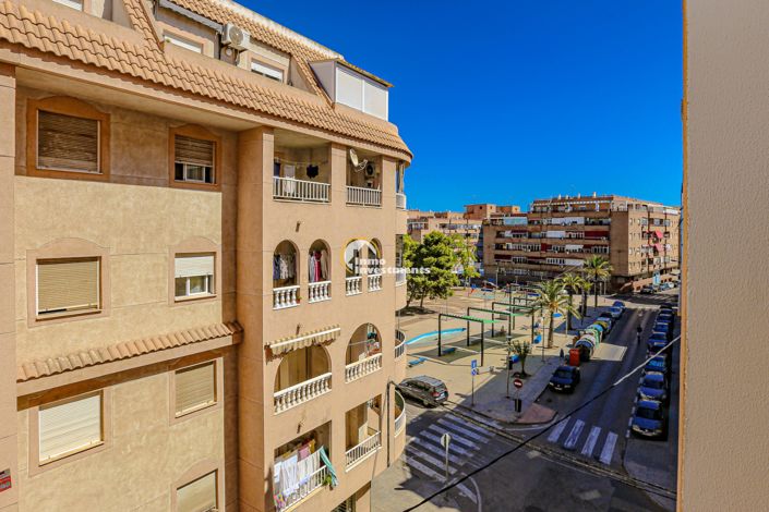 Image No.2-Appartement de 2 chambres à vendre à Torrevieja