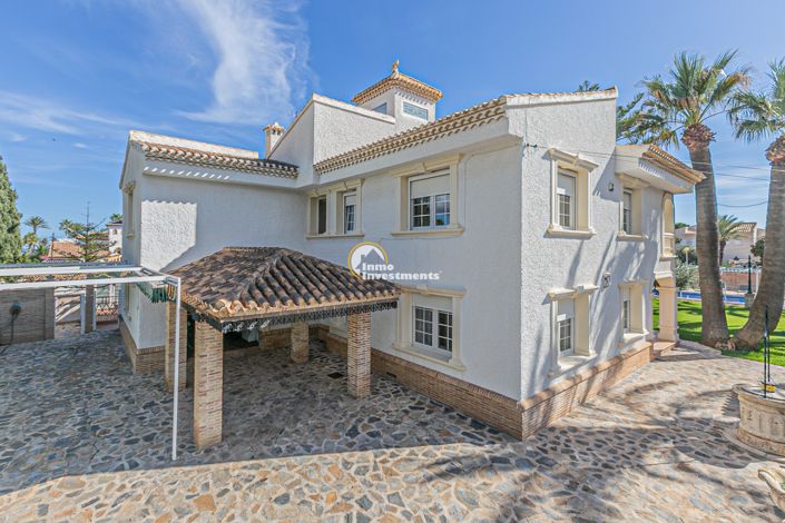 Image No.1-Villa de 7 chambres à vendre à Cabo Roig