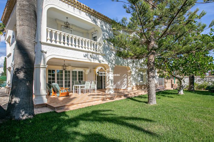 Image No.2-Villa de 7 chambres à vendre à Cabo Roig