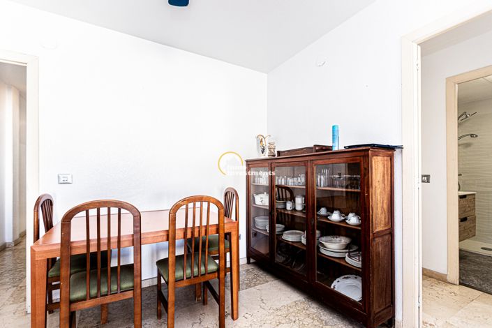 Image No.12-3 Bed Apartment for sale