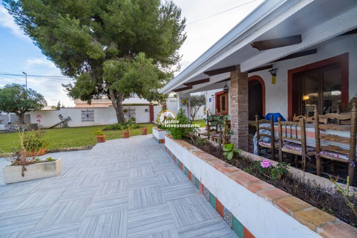 Image No.2-9 Bed Villa for sale