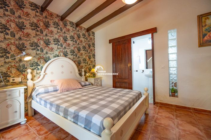Image No.9-9 Bed Villa for sale