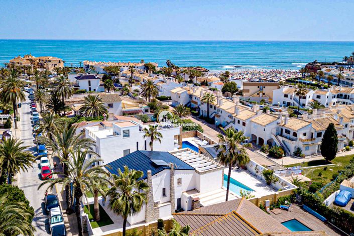 Image No.1-Villa de 4 chambres à vendre à La Zenia