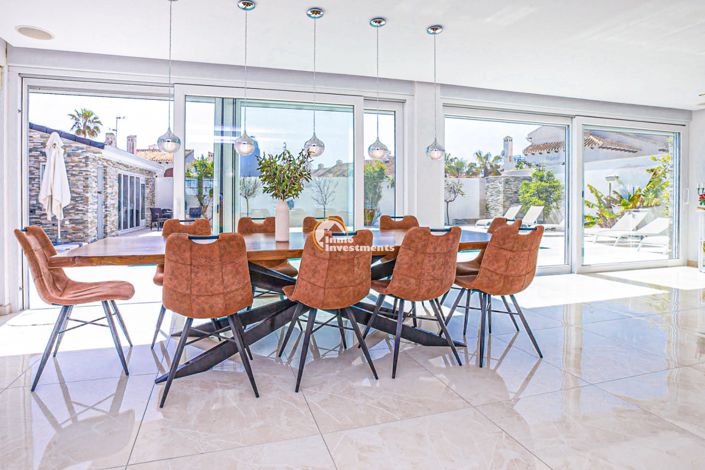 Image No.8-Villa de 4 chambres à vendre à La Zenia