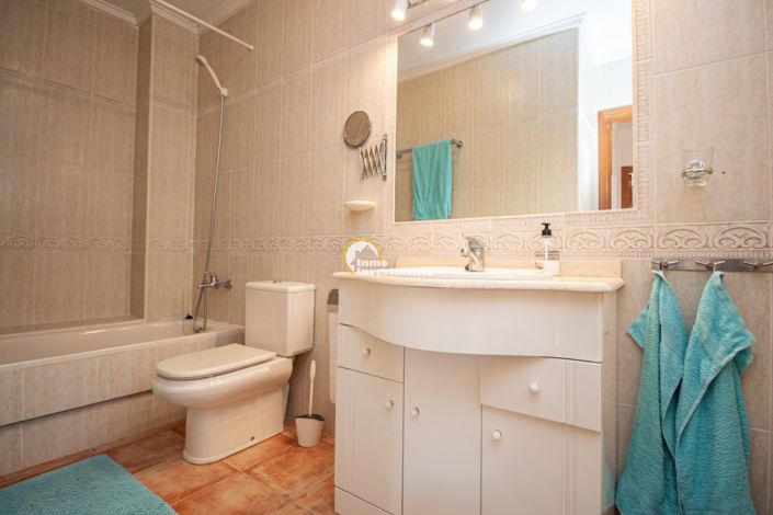 Image No.28-2 Bed Townhouse for sale