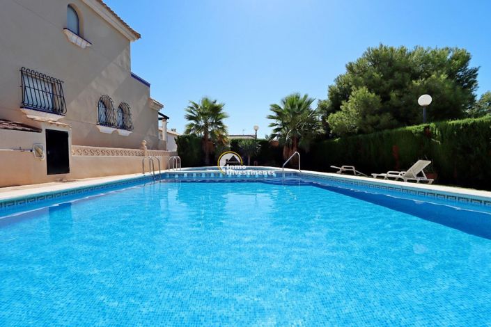 Image No.38-2 Bed Townhouse for sale