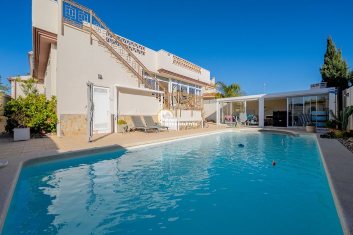 Image No.3-3 Bed Villa for sale