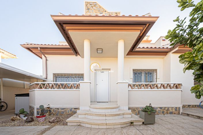 Image No.43-3 Bed Villa for sale