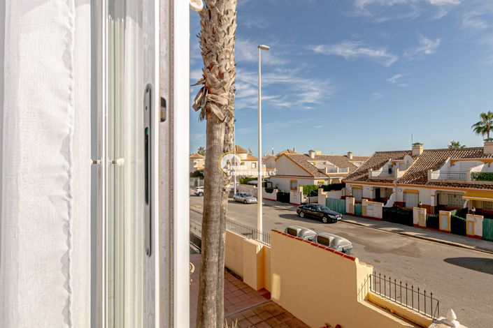 Image No.20-2 Bed Bungalow for sale