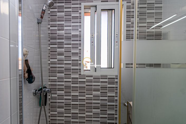 Image No.24-2 Bed Bungalow for sale