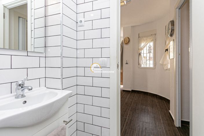 Image No.18-2 Bed Townhouse for sale