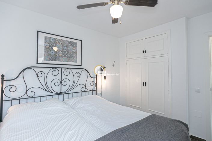 Image No.40-2 Bed Townhouse for sale