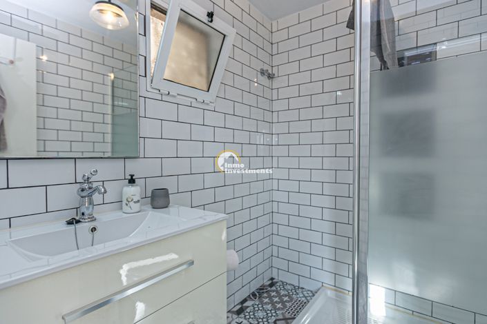 Image No.46-2 Bed Townhouse for sale