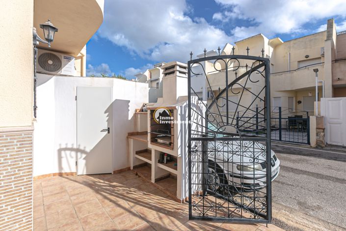 Image No.50-2 Bed Townhouse for sale