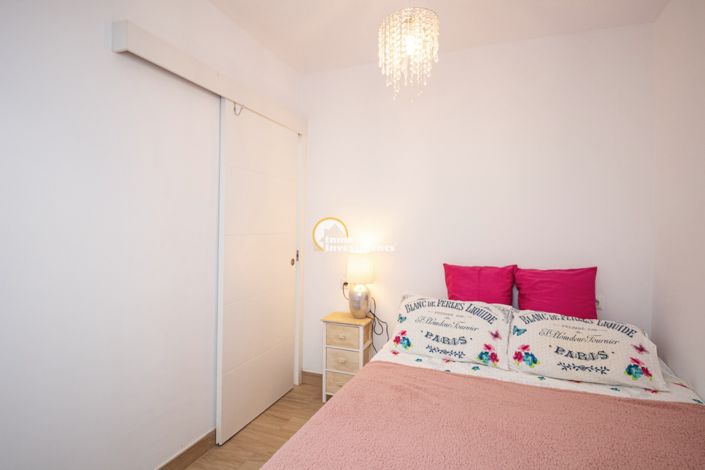 Image No.20-2 Bed Bungalow for sale