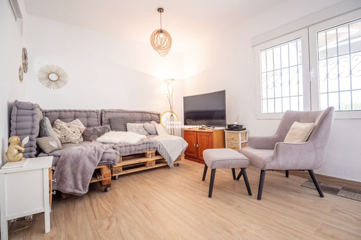 Image No.8-2 Bed Bungalow for sale