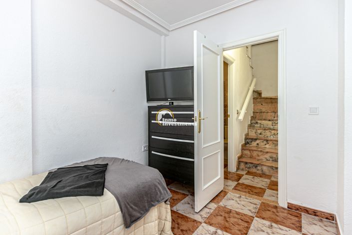 Image No.17-3 Bed Quad for sale