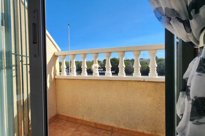 Image No.13-2 Bed Townhouse for sale