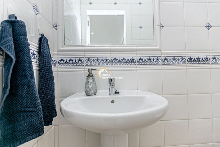 Image No.17-2 Bed Townhouse for sale