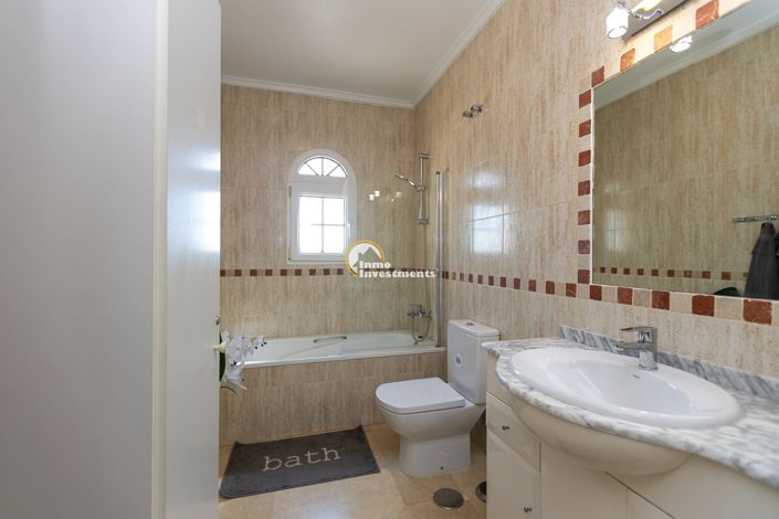 Image No.20-2 Bed Townhouse for sale