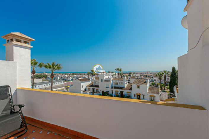 Image No.36-2 Bed Townhouse for sale