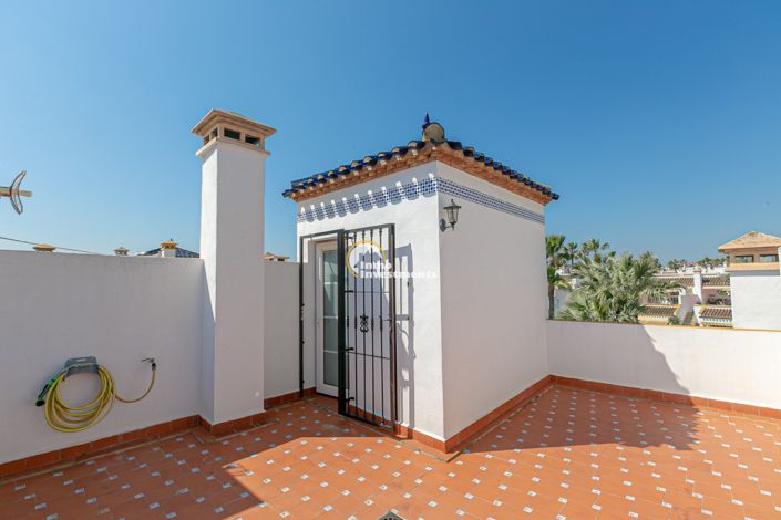 Image No.40-2 Bed Townhouse for sale