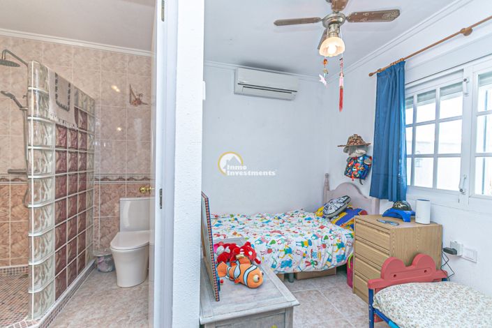 Image No.11-4 Bed Townhouse for sale