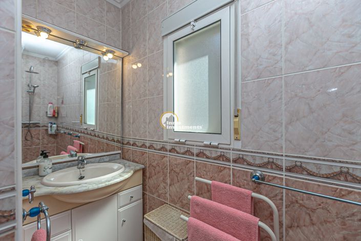 Image No.17-4 Bed Townhouse for sale