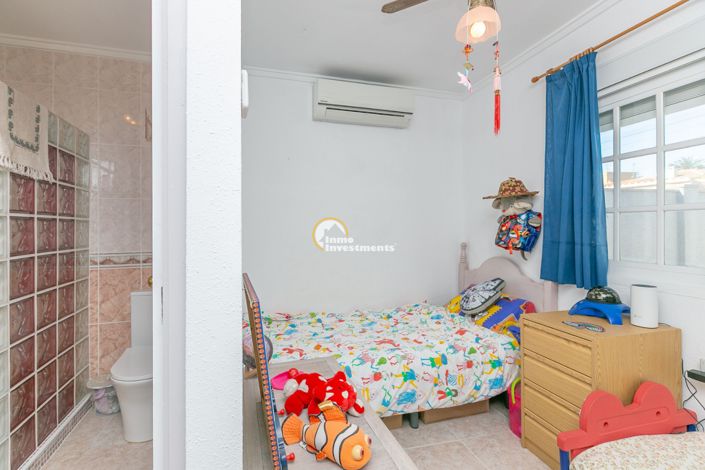 Image No.18-4 Bed Townhouse for sale