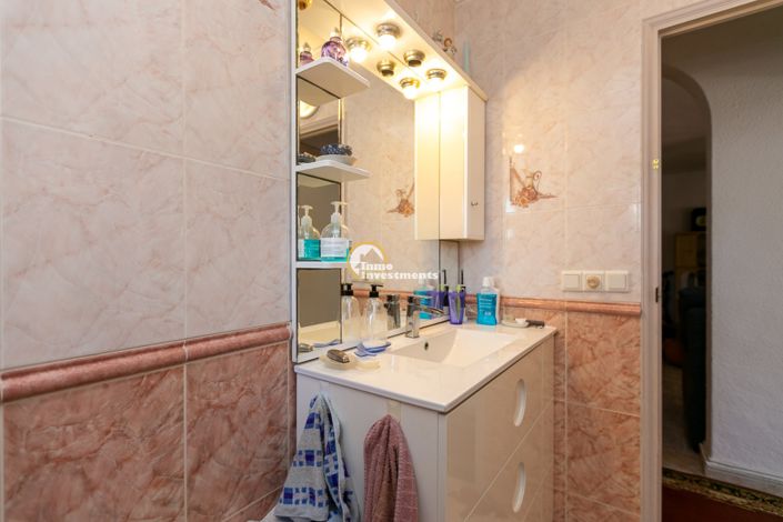 Image No.25-4 Bed Townhouse for sale