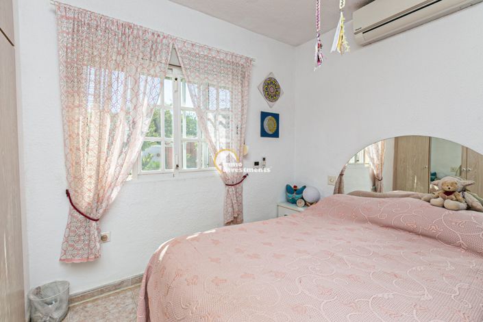 Image No.26-4 Bed Townhouse for sale