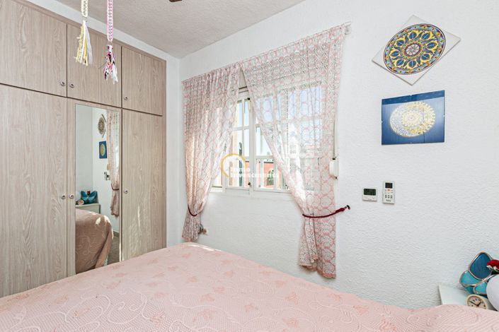 Image No.27-4 Bed Townhouse for sale