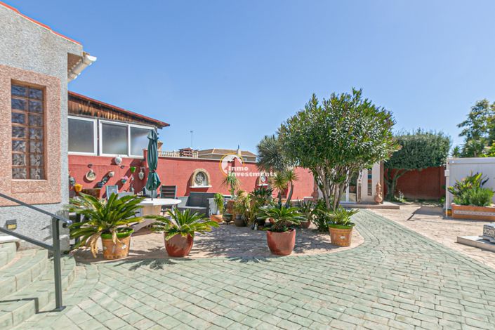 Image No.3-4 Bed Townhouse for sale