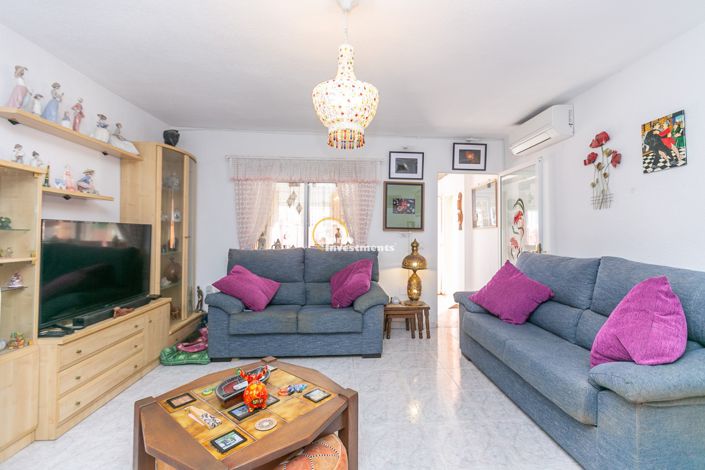 Image No.7-4 Bed Townhouse for sale