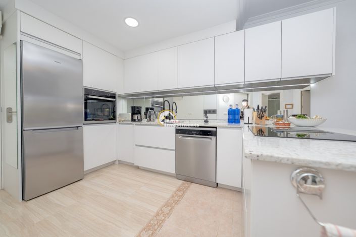 Image No.10-4 Bed Apartment for sale