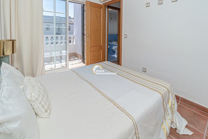 Image No.29-3 Bed Townhouse for sale