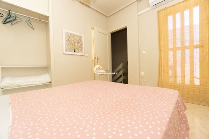 Image No.19-3 Bed Townhouse for sale