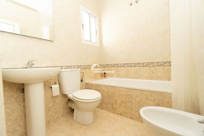 Image No.21-3 Bed Townhouse for sale