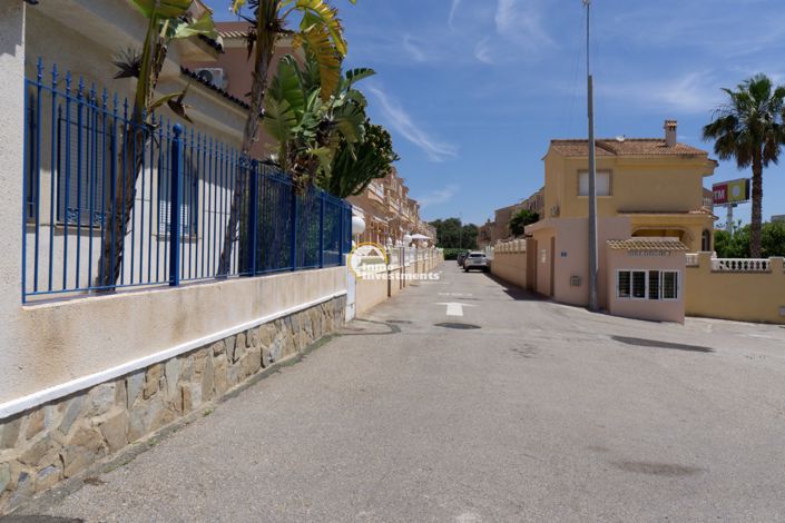 Image No.27-3 Bed Townhouse for sale